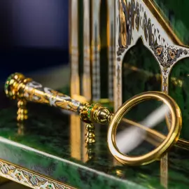 Письменный набор из нефрита "Благодатное Сияние"